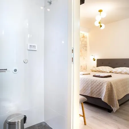 Apartments And Rooms Luan Rovinj Exterior photo