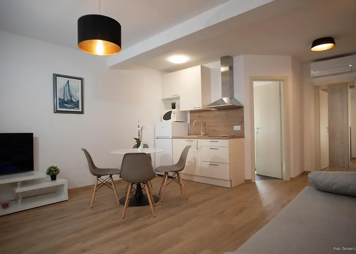 Apartments And Rooms Luan