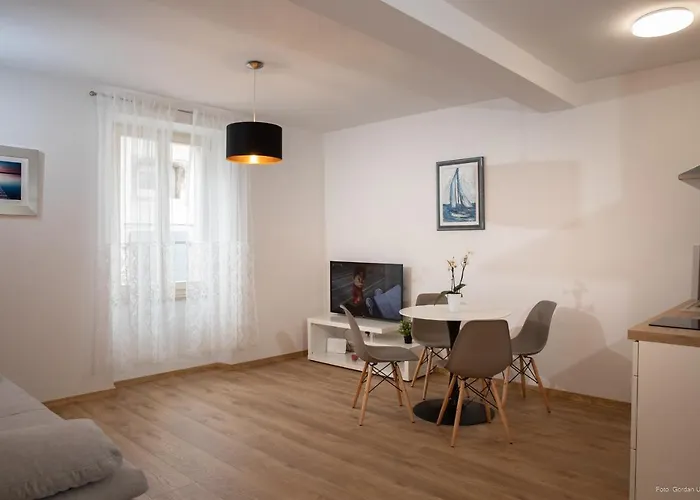 Apartments And Rooms Luan